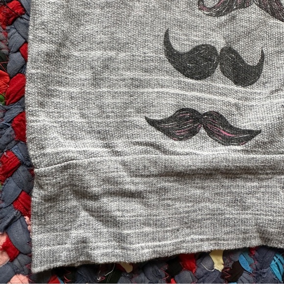 Y2K Wet Seal Gray Mustache Knit Shirt Raglan Sleeve Juniors Size XS 2010s Casual - Picture 9 of 16